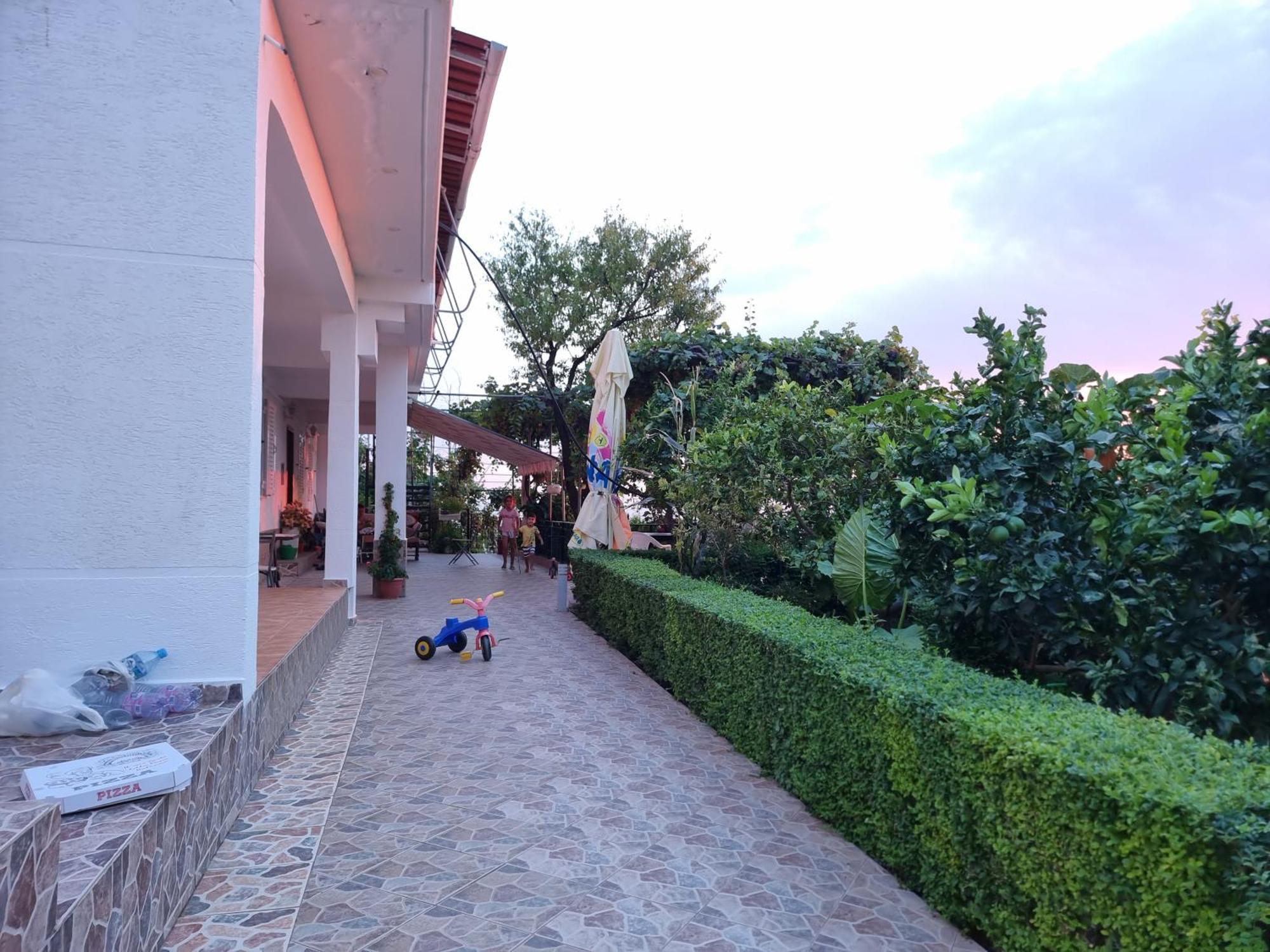 Lida'S House Otel Lukovë Dış mekan fotoğraf