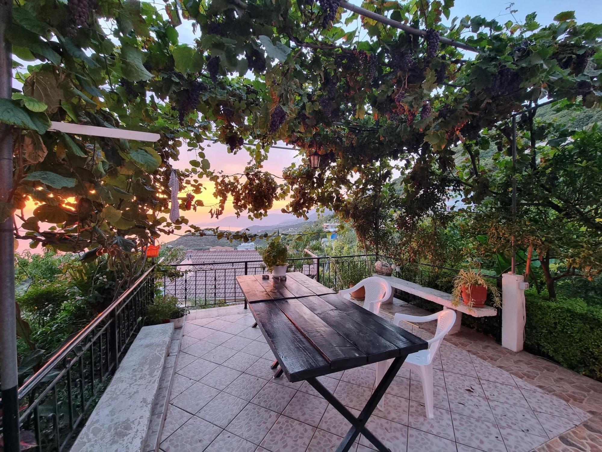Lida'S House Otel Lukovë Dış mekan fotoğraf