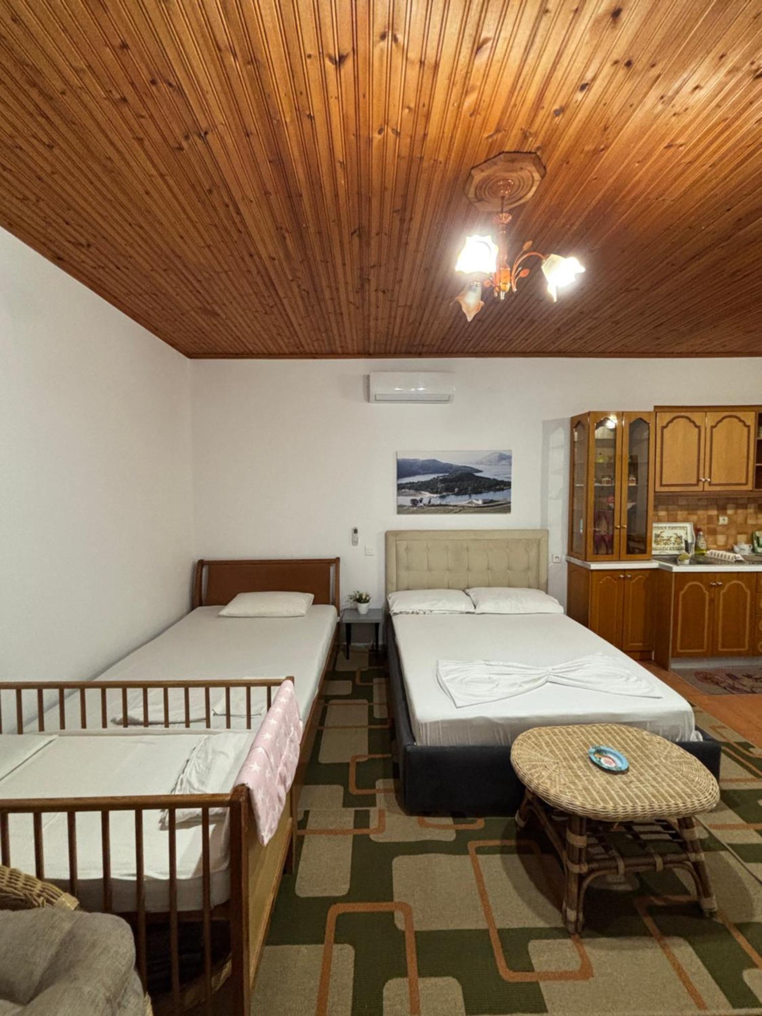 Lida'S House Otel Lukovë Dış mekan fotoğraf